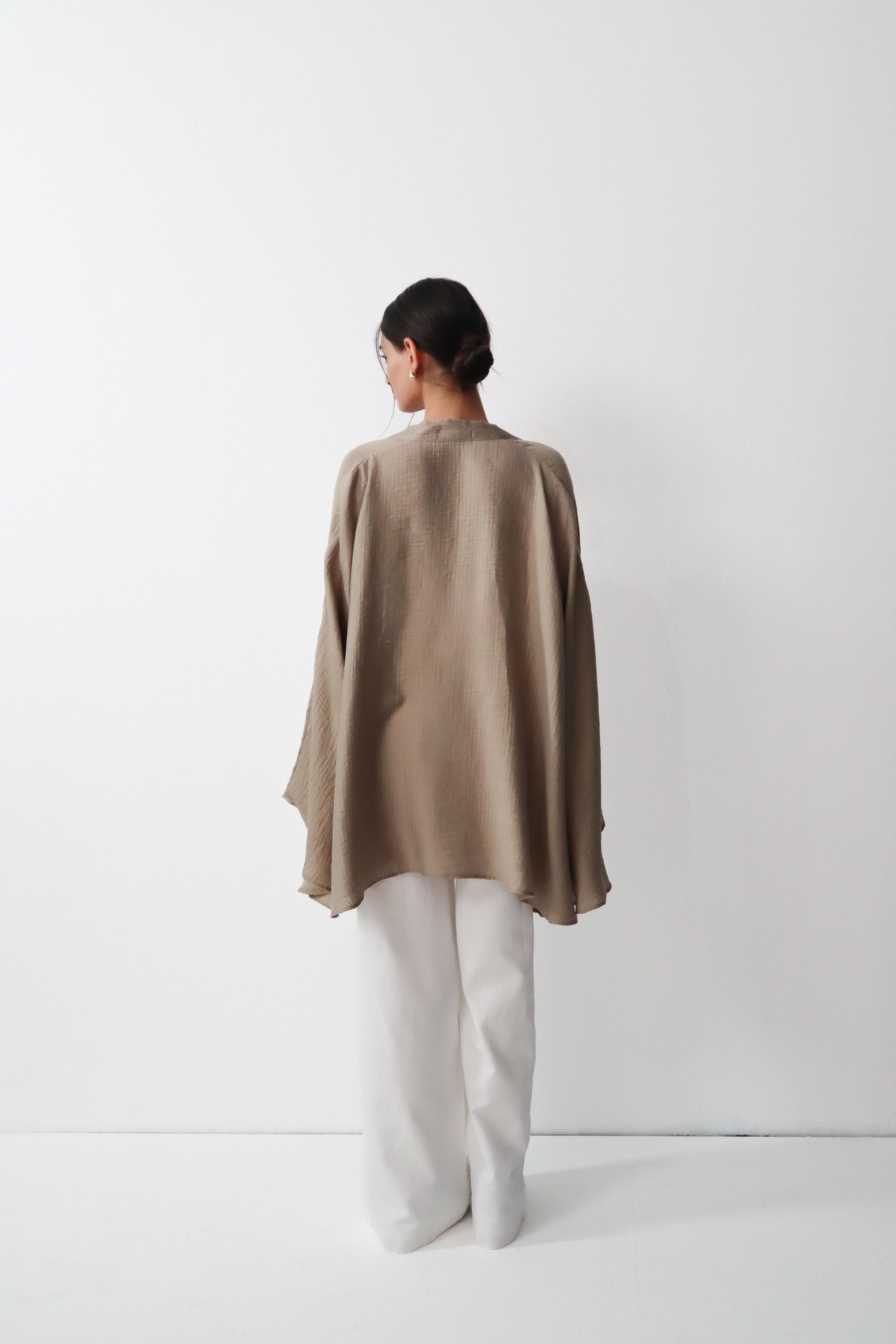 SOLIS CAPE